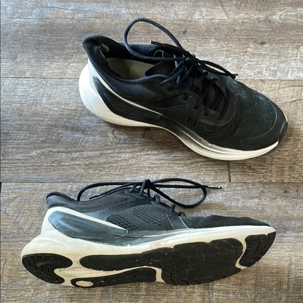 Lululemon blissFeel Run athletic running sneakers